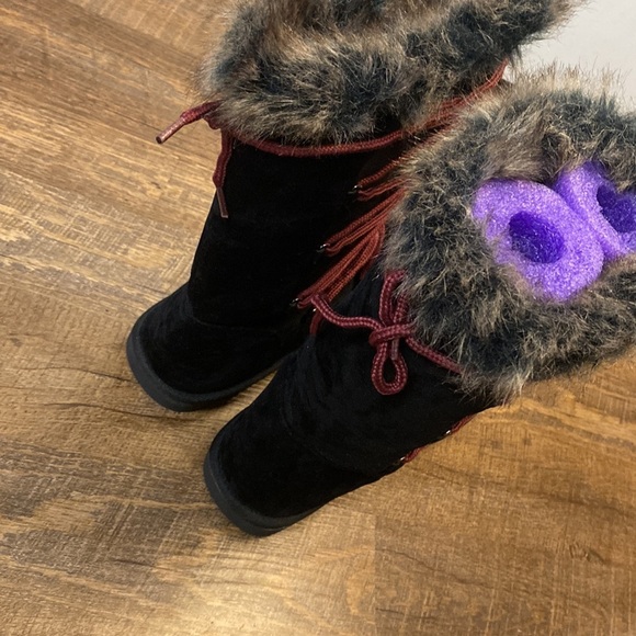 NEVER WORN EXTRA WARM WATERPROOF SNOWBOOTS FAUX FUR TRIM PINK LACES RUBBER SOLE - Picture 4 of 8